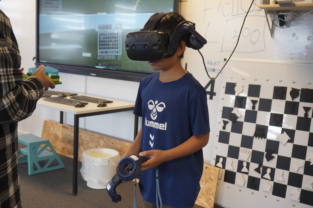 Closeup En elev spiller i VR